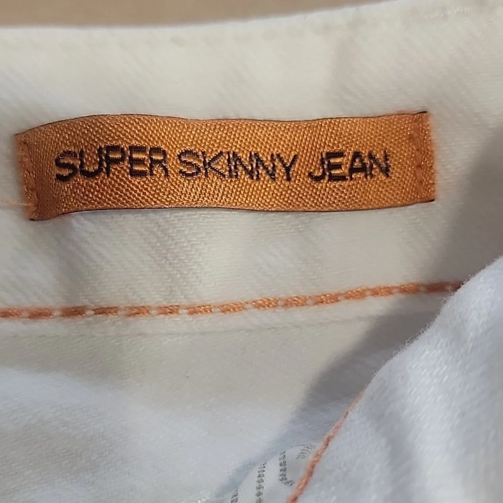 Tory Burch Size 26 White Super Skinny Jeans, Excellent Used Like New Condition